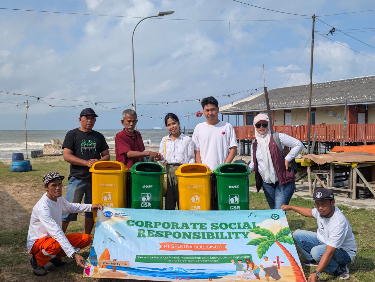 PT Spektra Solusindo Mendukung Program CSR PHM Balikpapan melalui Aksi Peduli Lingkungan dan Kebersihan Pantai